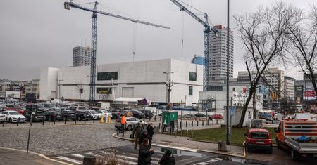 Jeden z najbardziej kontrowersyjnych budynków w Polsce. "Niech go porosną glony"
