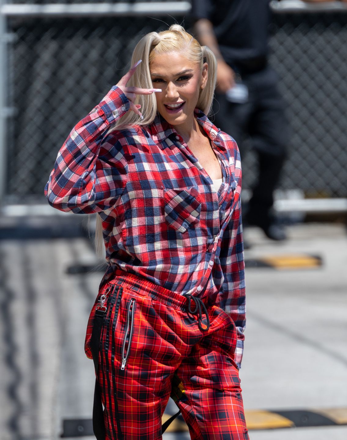 Gwen Stefani zmierza na wywiad do Jimmy'ego Kimmela