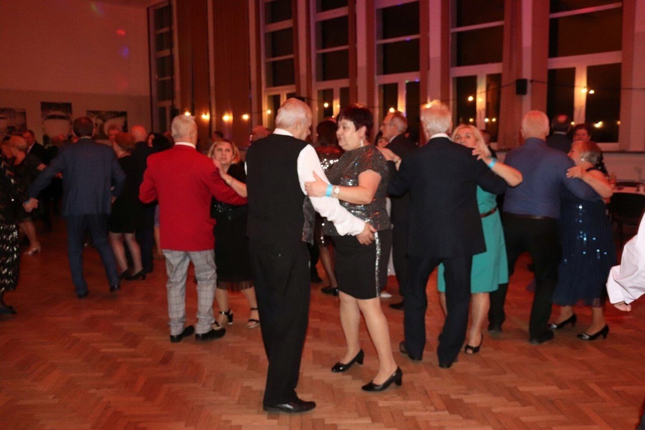 Potańcówka Sylwestrowa dla Seniorów w 2024 roku