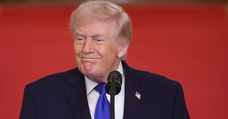 Trump ma kłopoty. Firmy masowo składają pozwy