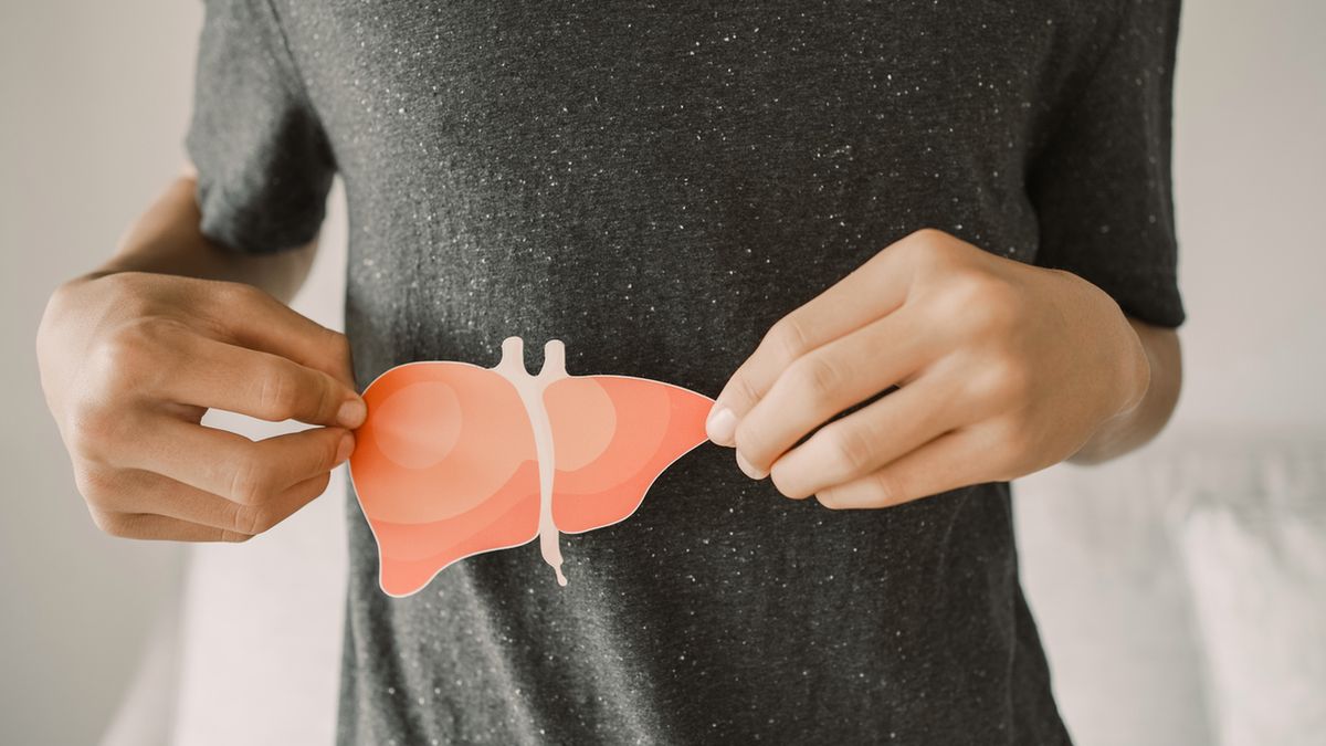 Kamica przewodowa to choroba, którą wywołuje obecność kamieni w drogach żółciowych.