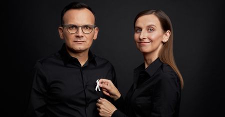 Dla Sylwii Spurek zrezygnował z pracy. Usłyszał: "pantoflarz" i "nie jesteś prawdziwym facetem"