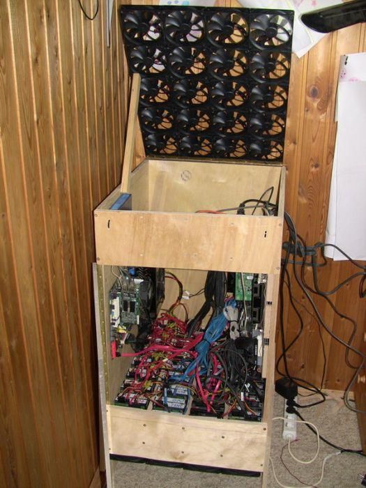 Komputer-archiwum domowej roboty - 70 TB pojemności! 2