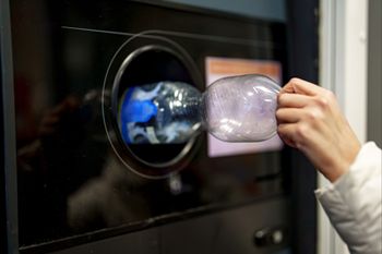 Turystyka kaucyjna Polaków. Za granicą można odzyskać o 35 zł więcej