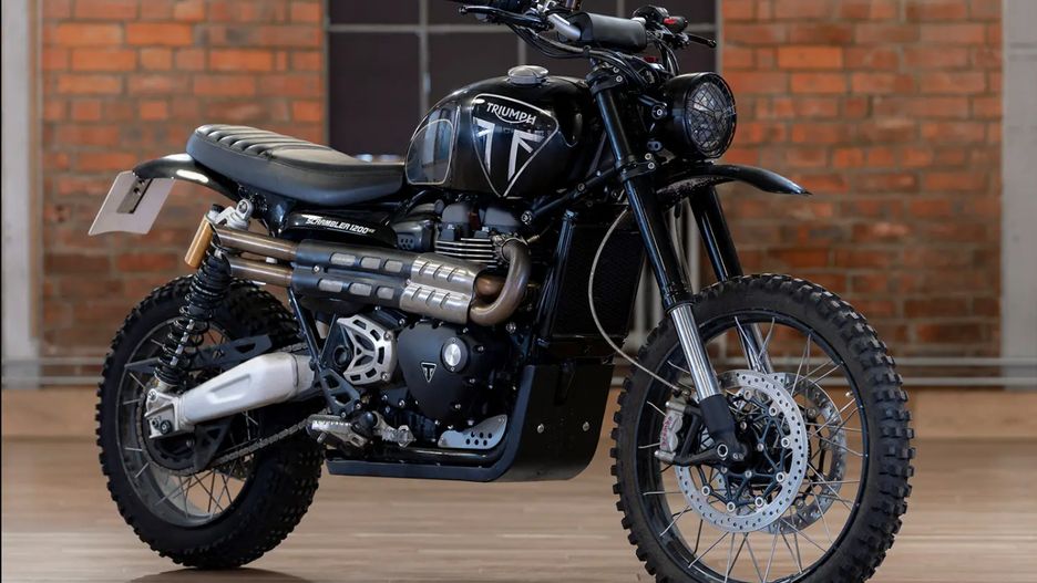 Triumph Scrambler Jamesa Bonda