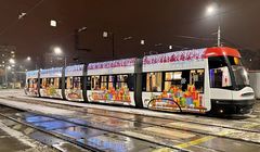 Świąteczny tramwaj po raz pierwszy w historii na ulicach Warszawy