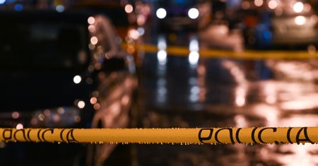 Tragiczne odkrycie w Warszawie. Zwłoki ojca i syna w mieszkaniu