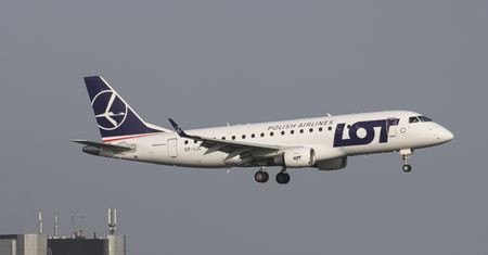 Atak Izraela na Iran. Co z lotami do Azji?