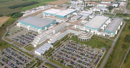 Intel może planować zakup dawnych fabryk AMD