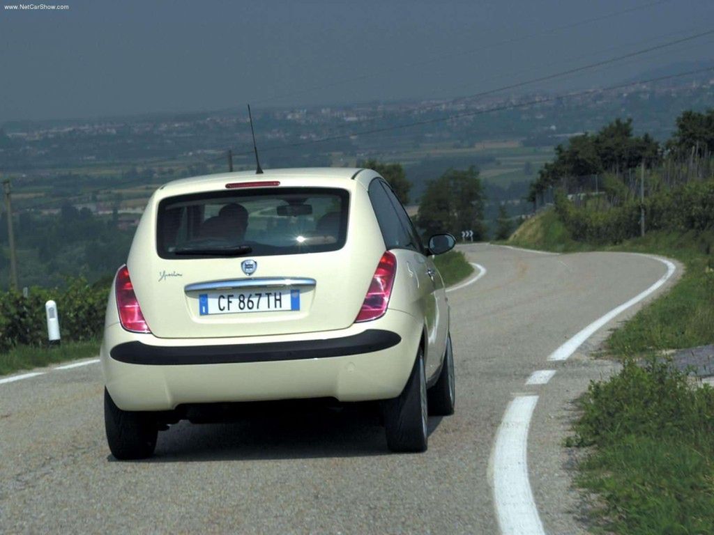 Lancia Ypsilon 6