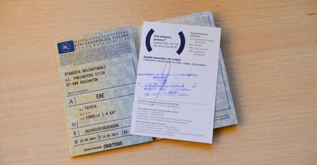 Umowa darowizny części samochodu, czyli jak dopisać współwłaściciela?