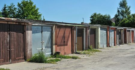 Walczą o swoje garaże. Usłyszeli, że trzeba je wyburzyć