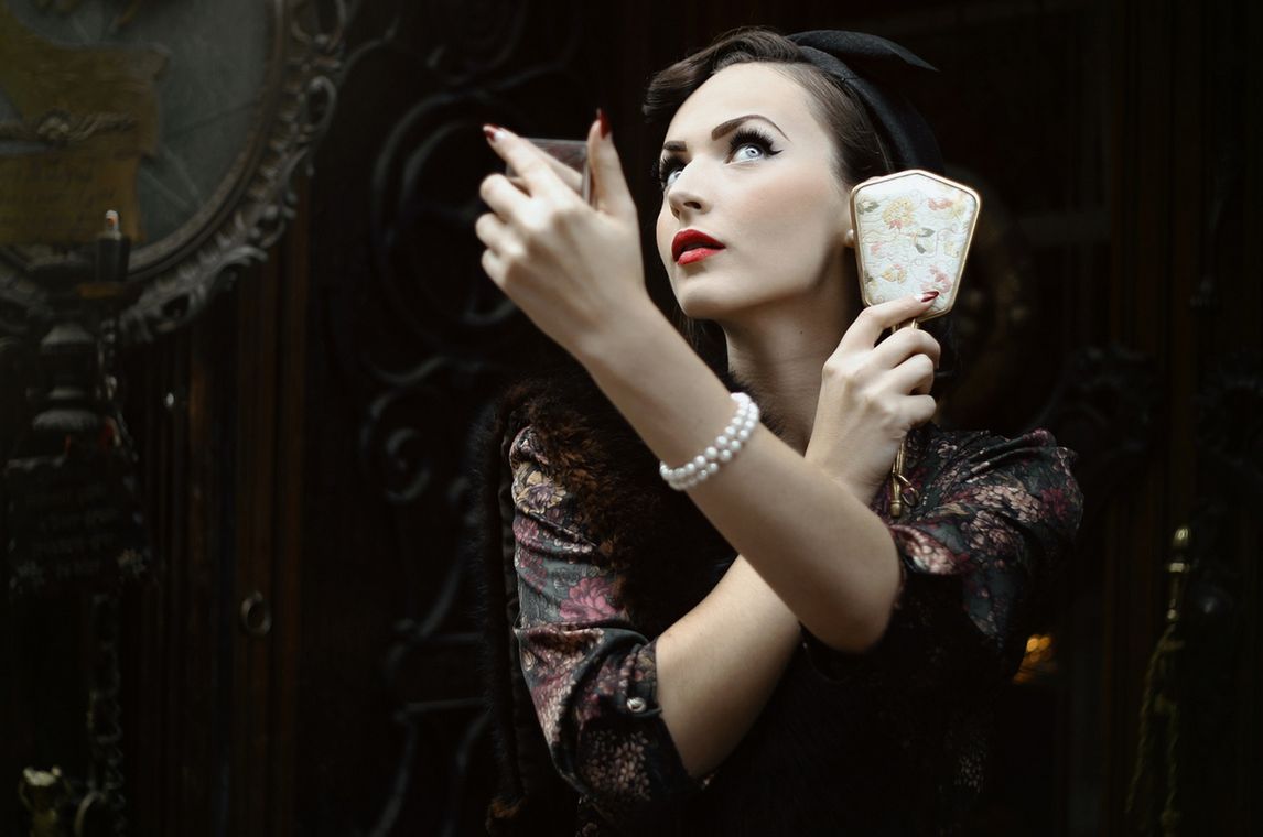 „Vintage Woman" - piękne, stylizowane portrety Mai Topcagic 5
