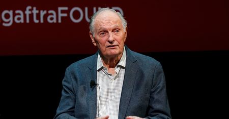 Alan Alda opowiedział o walce z chorobą. Pomaga mu humor