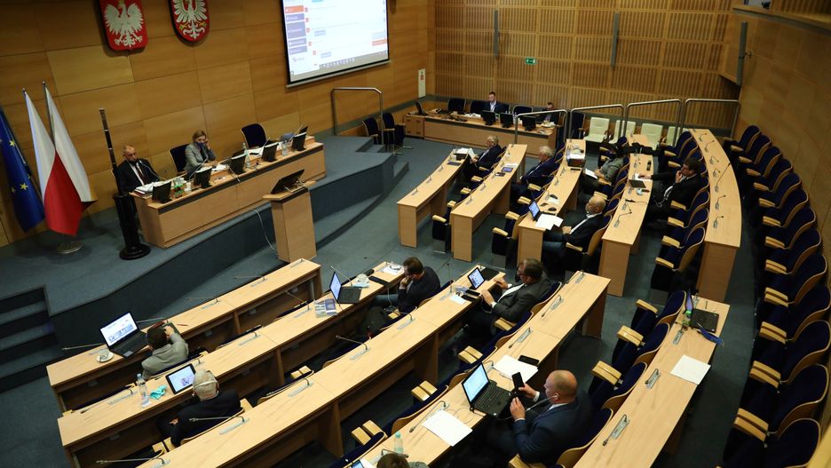 Nieoficjalnie: Małopolska zmieni uchwałę anty-LGBT. Na zdjęciu Sejmik Województwa Małopolskiego 