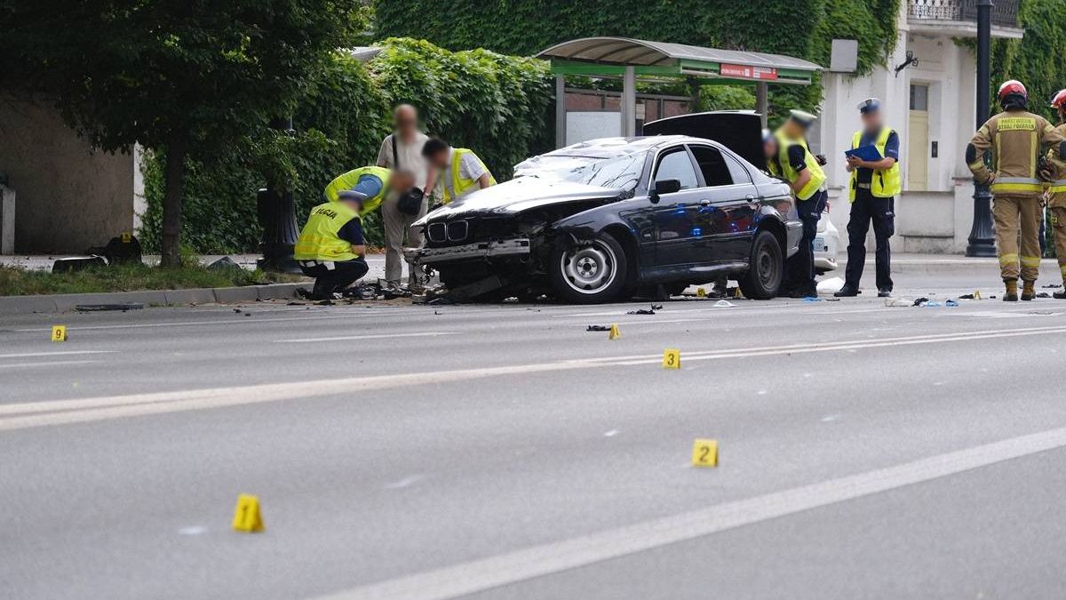 Wypadek BMW i toyoty (Uber) na ul. Lipowej w Lublinie