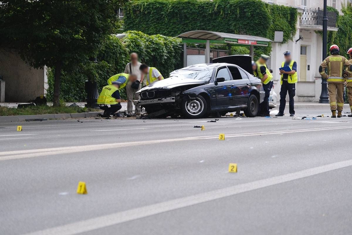 Pijany i bez prawa jazdy spowodował śmiertelny wypadek na ul. Lipowej. 19-latek z zarzutami, grozi mu do 20 lat więzienia