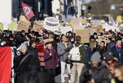 Tysiące Niemców na ulicach. Protestują przeciwko "paktom z faszystami"