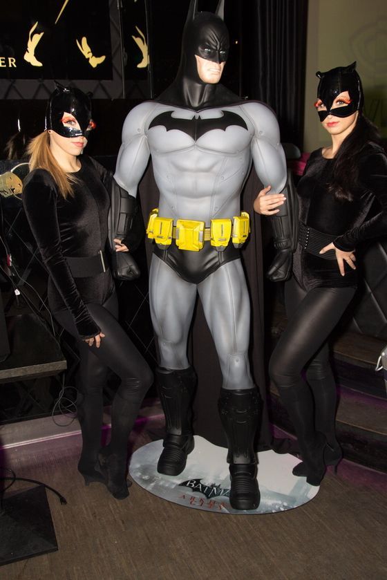 prezentacja 3D Vision 2 w Batman: Arkham City - kobiety koty obok Batmana