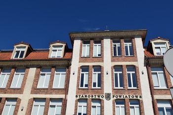 Starogard Gdański: Skandal na sesji rady powiatu. Radny zagłosował "na dwie ręce"