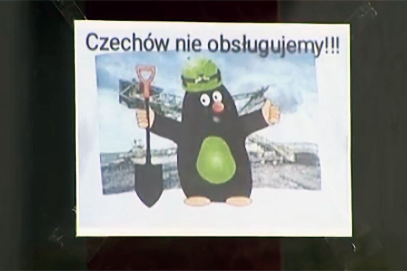 Taki plakat pojawił się w czwartek na drzwiach jednego z pubów w Bogatyni