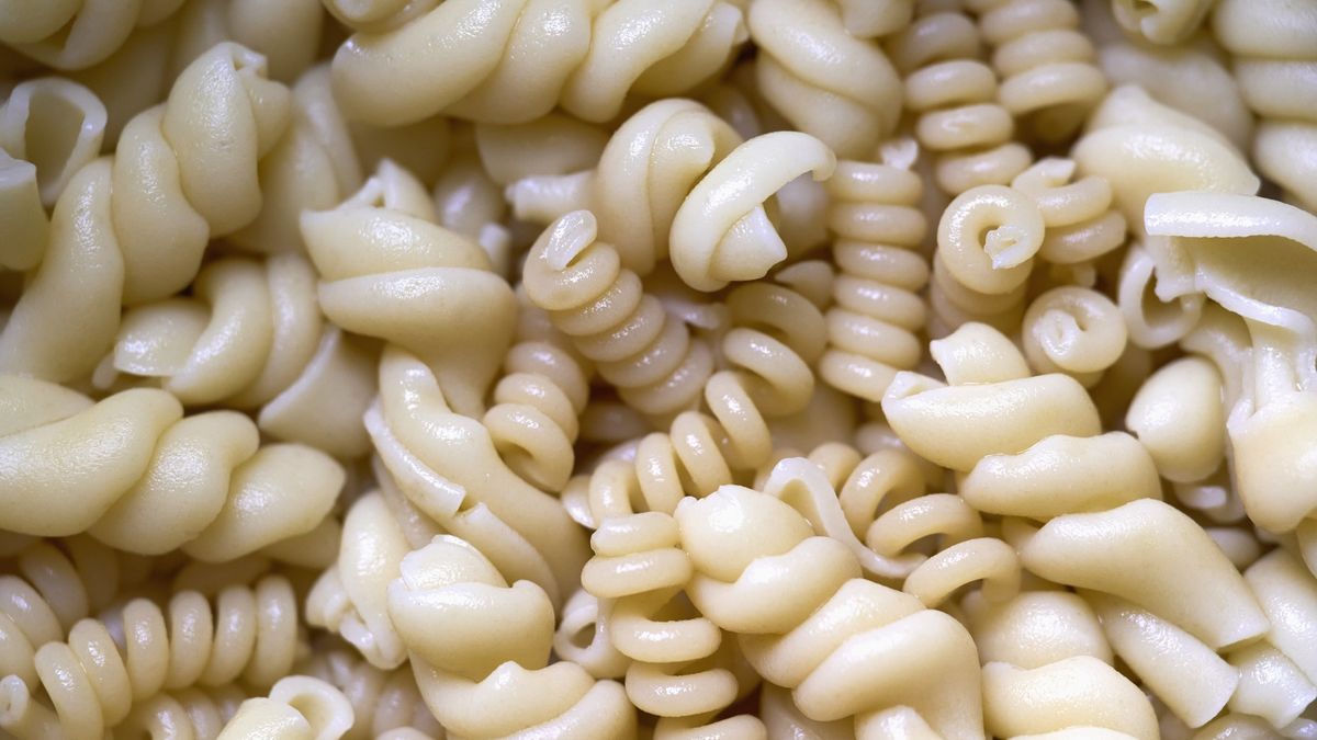 Close up full frame wet corkscrew pasta
Norman Posselt