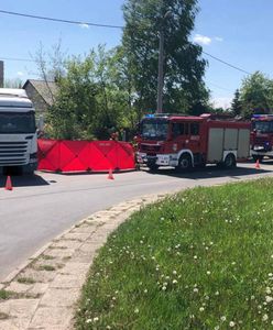 Cofając ciężarówką, potrącił pieszego. Mężczyzna nie żyje