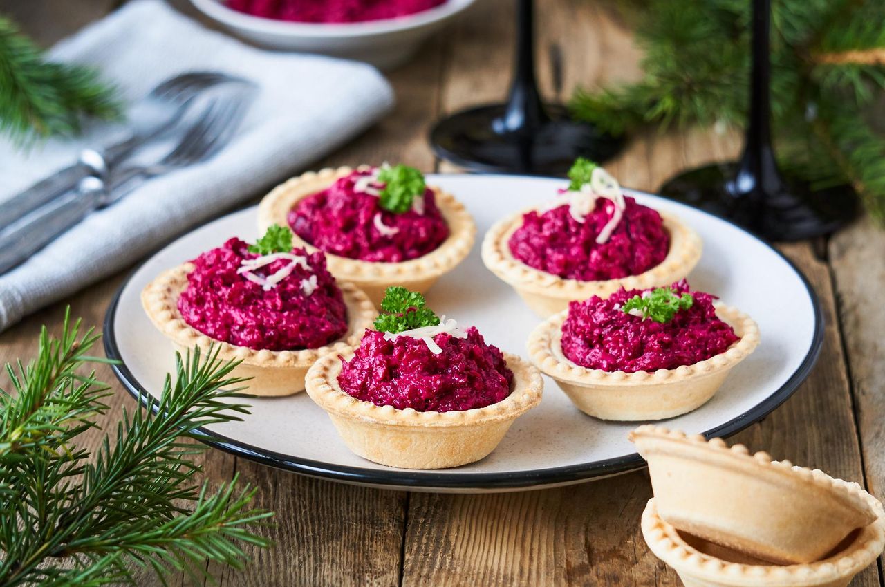 Tartaletki z burakiem i śledziem