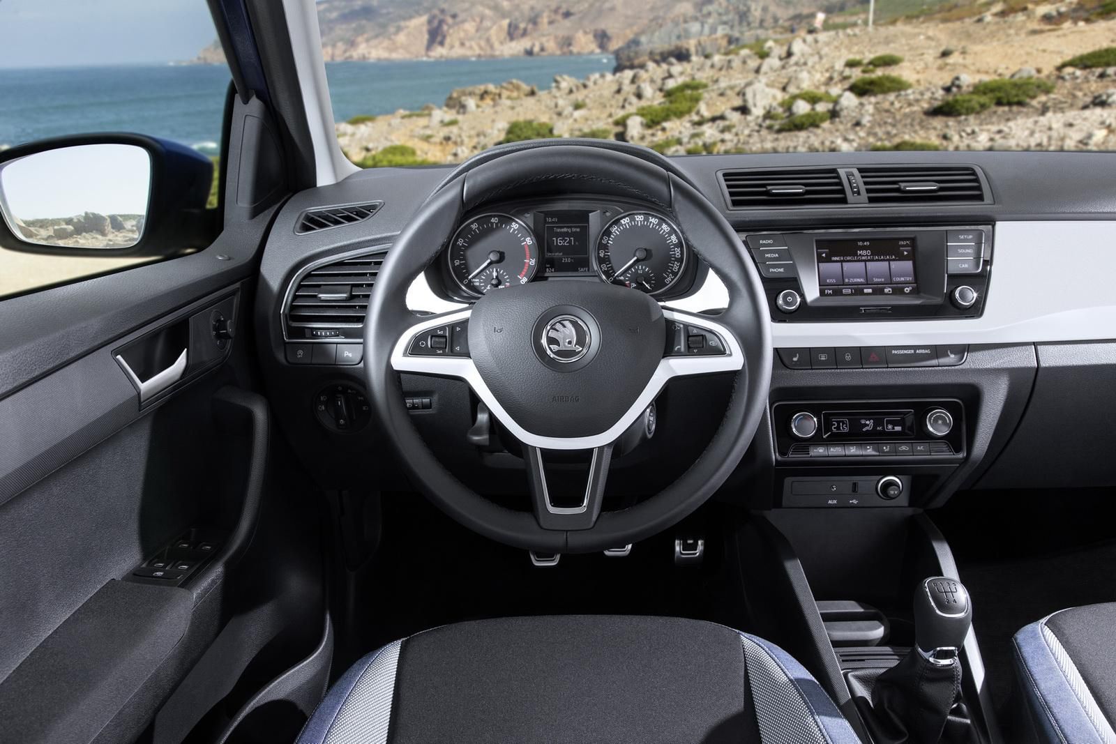 Nowa Škoda Fabia w obszernej galerii zdjęć 41