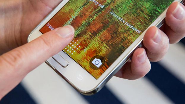 Czytnik linii papilarnych w Galaxy S6 będzie taki sam, jak w nowych iPhone'ach?