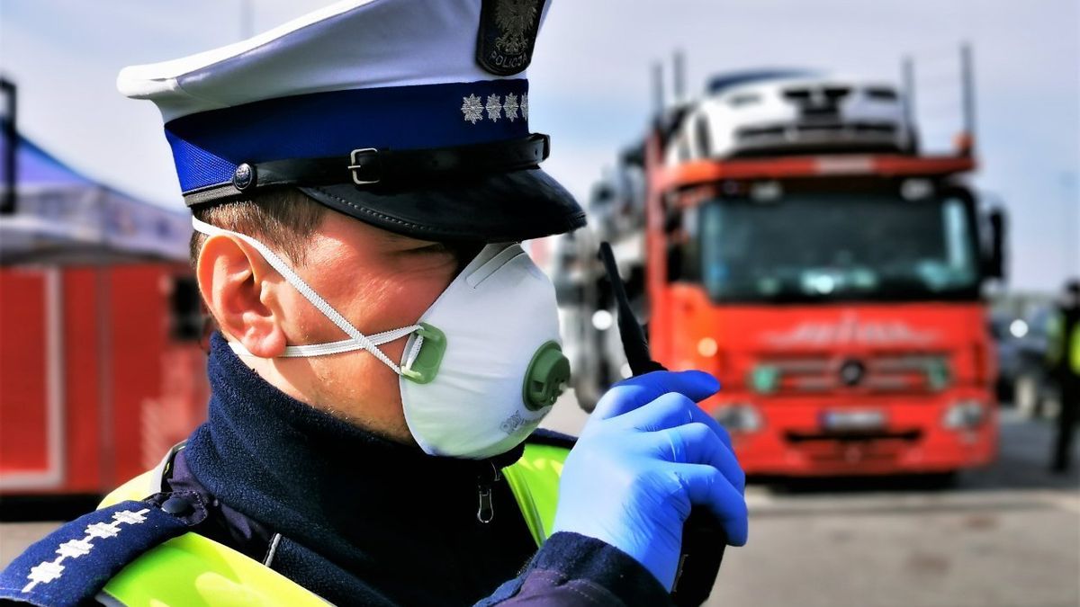 Związane z koronawirusem ograniczenia zostały zmniejszone. Jednocześnie spadła strach przed zakupem używanego auta