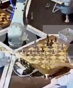 Rosja. Robot szachowy łamie palec siedmiolatkowi