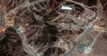 Atak USA na Iran. Francuski wywiad: opóźnił program nuklearny
