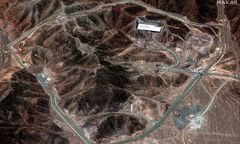 Atak USA na Iran. Francuski wywiad: opóźnił program nuklearny