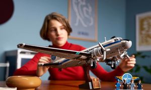 Będzie zestaw LEGO na licencji Boeinga. Samolot Douglas DC-3 w barwach linii Pan Am