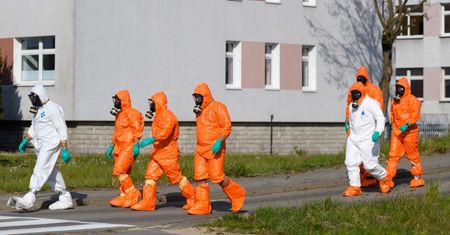Koronanwirus w Polsce. Lekarz o 18-latku zmarłym na COVID-19: w ostatnich trzech godzinach przebieg był piorunujący