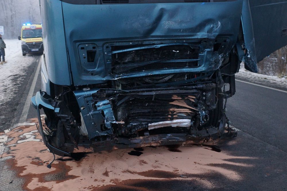 Auto w strzępach. Tragiczny wypadek pod Bełchatowem