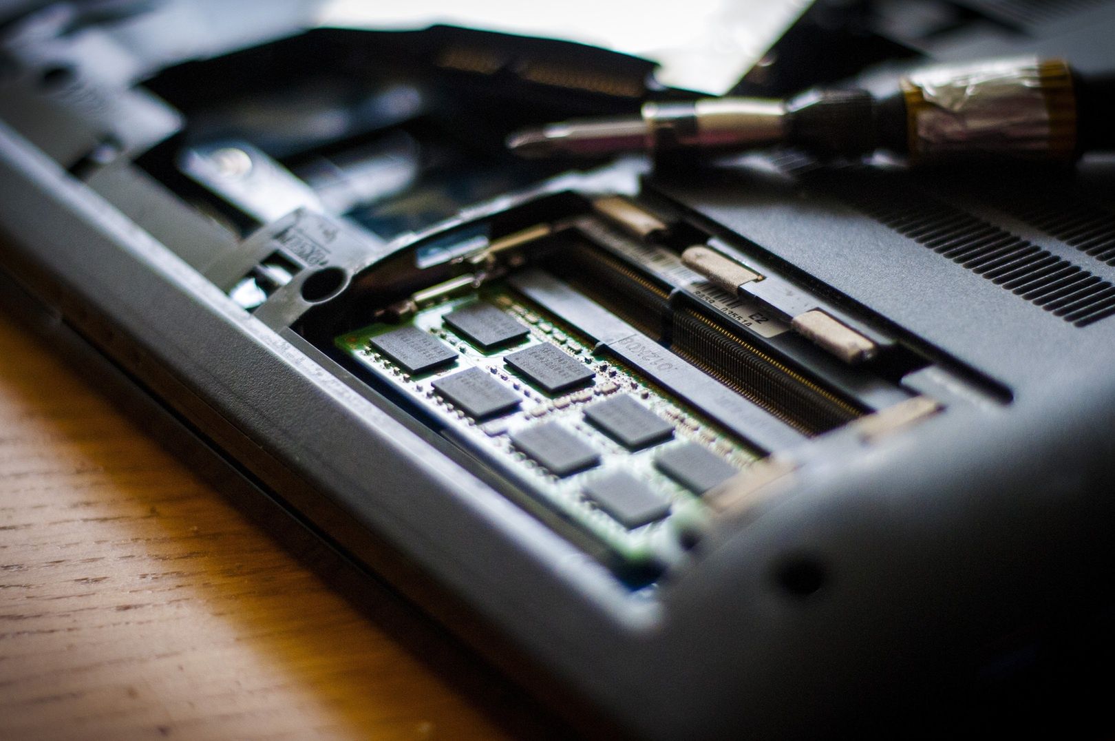 Komputer bez RAM-u? To możliwe, choć bolesne