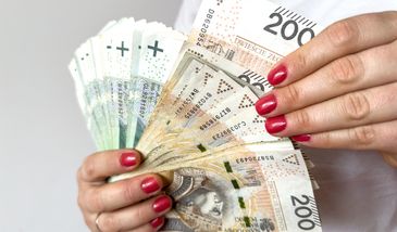 Kazali jej iść do banku w innym mieście. Straciła prawie 100 tys. zł