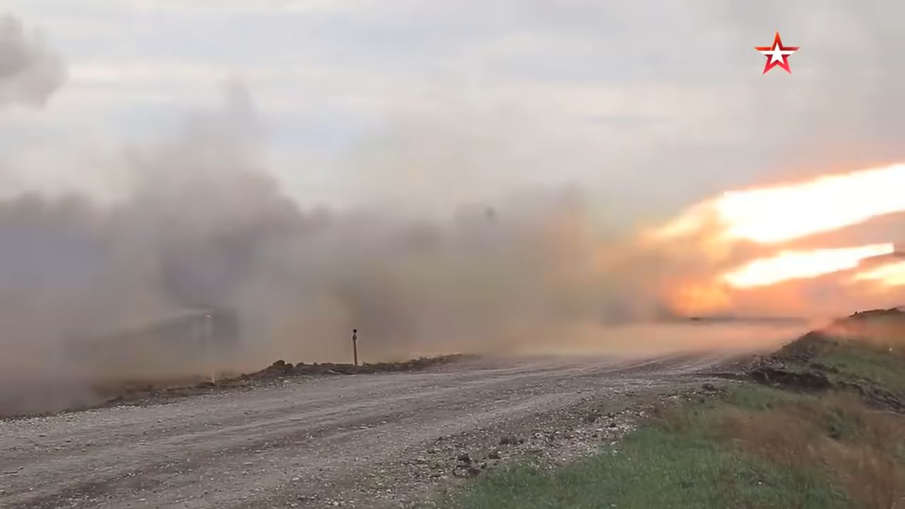 TOS-1 podczas strzelań poligonowych.