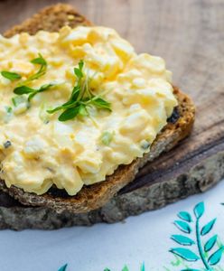 Dodaję do pasty jajecznej zamiast majonezu. Jest lekka, pyszna i syci na długo