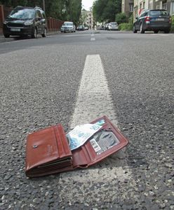 Znalazła portfel. Wrzuciła go do skrzynki. Grozi jej więzienie