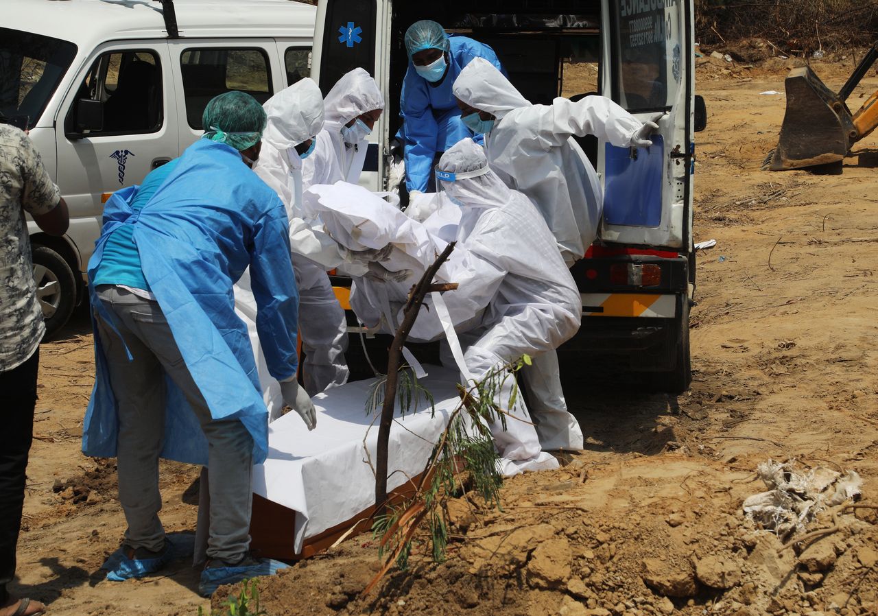 Epidemia nie hamuje. Liczba ofiar koronawirusa na świecie przekroczyła 5 milionów