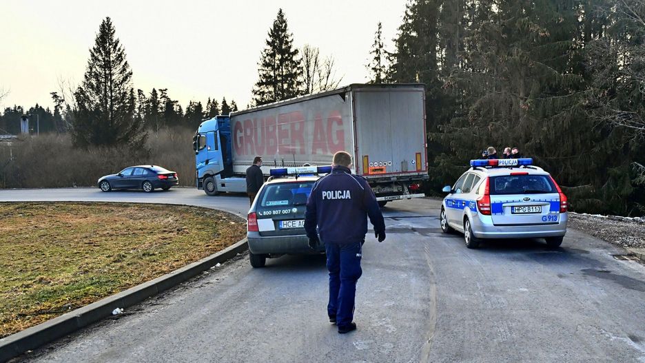 Zdjęcie ilustracyjne. Chyżne, 23.02.2021. Czynne przejscie graniczne Polska - Slowacja Chyzne - Trstena.