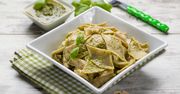 Włoski makaron, który wygląda jak naleśniki. Dodaj pesto i ciesz się pradawnym włoskim specjałem