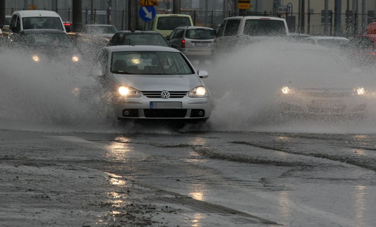Nadchodzi załamanie pogody. Meteorolodzy zapowiadają w naszym regionie burze i ulewne deszcze. Zaczną się już tej nocy