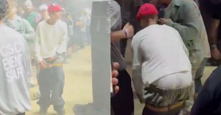 Justin Bieber walczy ze spadającymi spodniami na Coachelli. "To jest ŻENUJĄCE" (WIDEO)