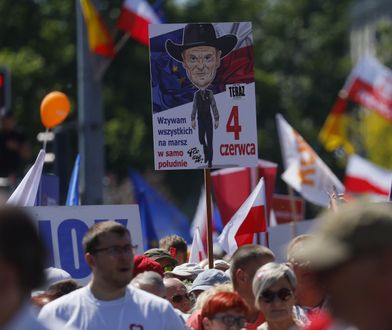 "Spolaryzowali społeczeństwo, demolują państwo i depczą konstytucję". Polacy mówią, dlaczego idą na Marsz Wolności