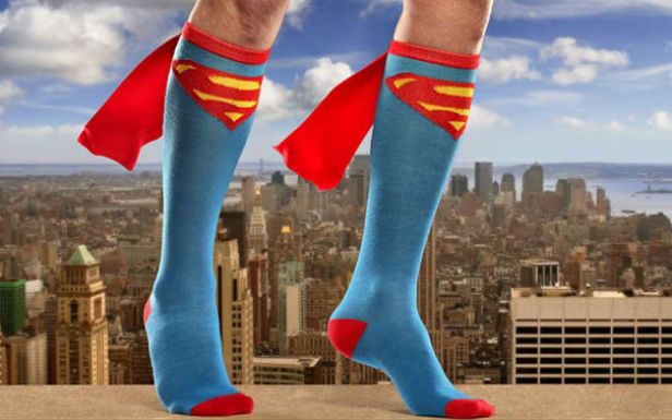Bielizna, koszulki, figurki na tort weselny. 20 najfajniejszych gadżetów z Supermanem