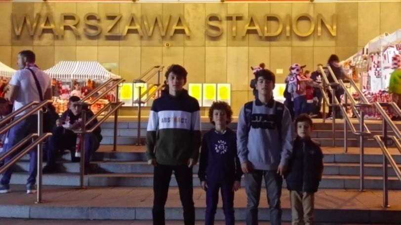  Warszawa. Piłkarska czwórka warszawiaków z Tadźykistanu. Pomóż im pokopać w wakacje